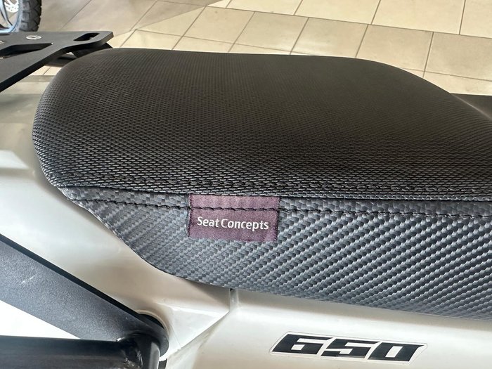 2021 Suzuki DR650SE DR White