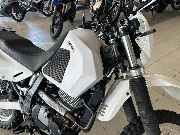 2021 Suzuki DR650SE DR White
