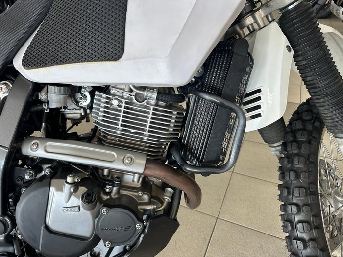 2021 Suzuki DR650SE DR White