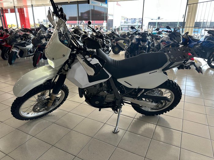 2021 Suzuki DR650SE DR White