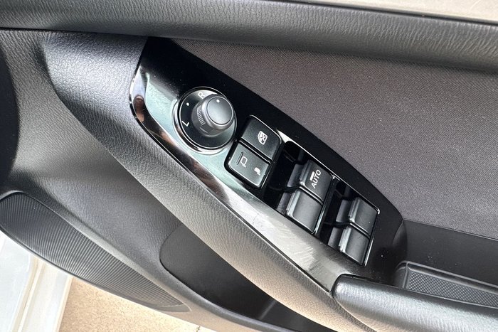 2018 Mazda 3 Neo Sport