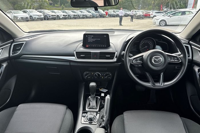 2018 Mazda 3 Neo Sport