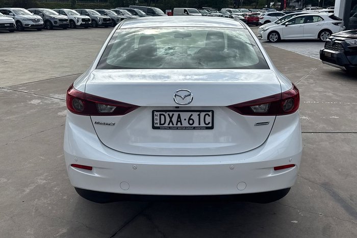 2018 Mazda 3 Neo Sport