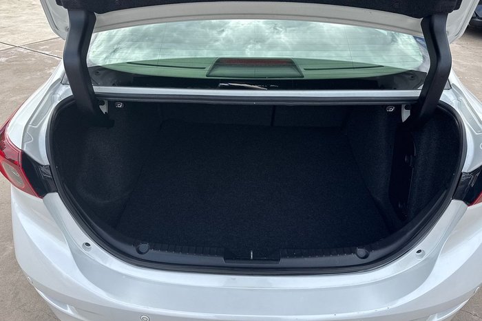 2018 Mazda 3 Neo Sport