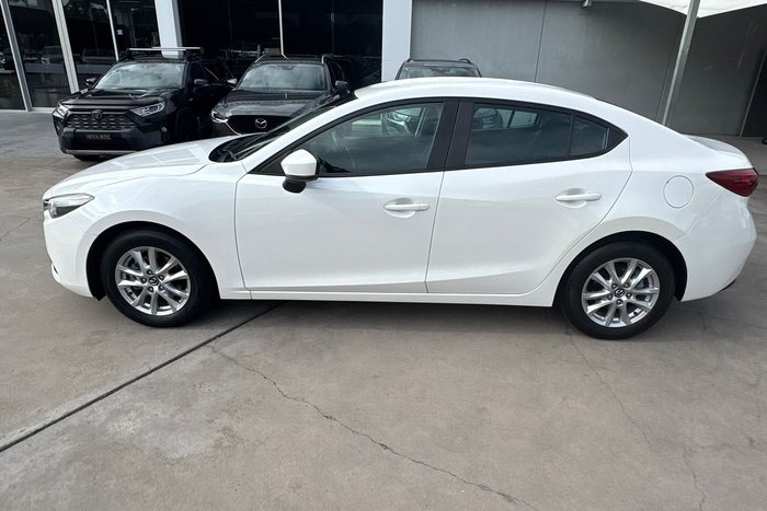2018 Mazda 3 Neo Sport