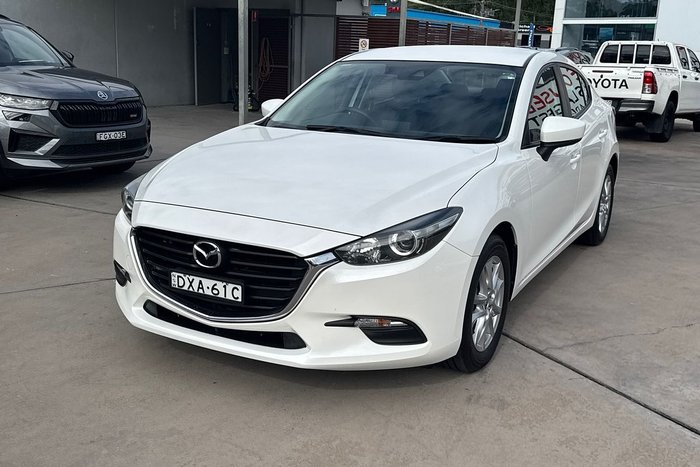 2018 Mazda 3 Neo Sport