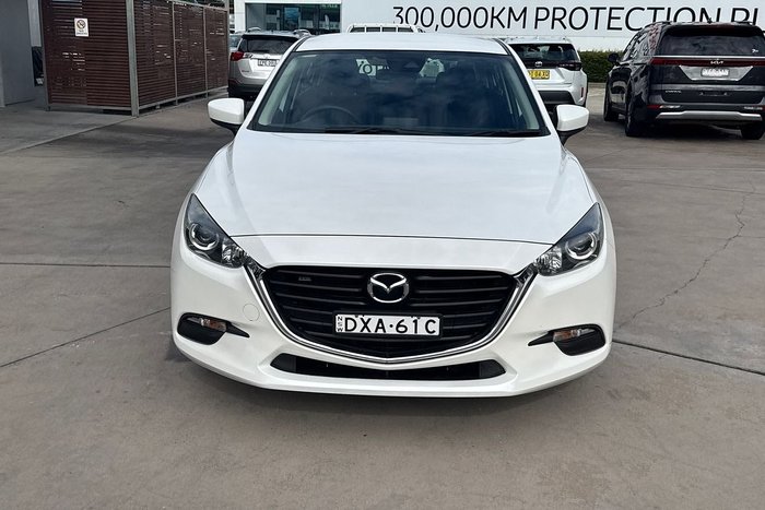 2018 Mazda 3 Neo Sport