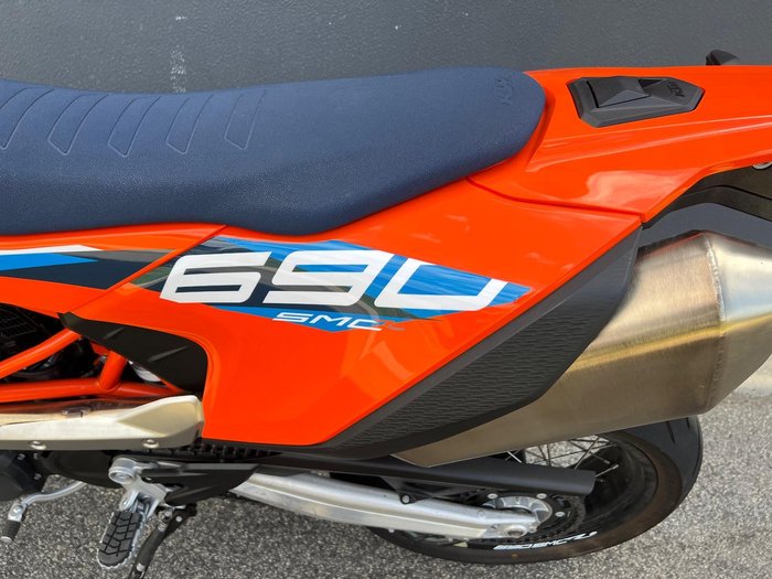 2024 KTM 690 SMC R SMC Orange