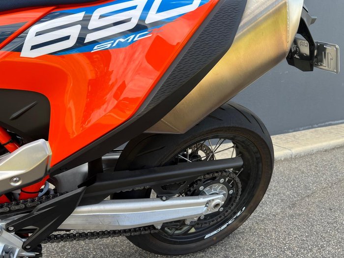 2024 KTM 690 SMC R SMC Orange