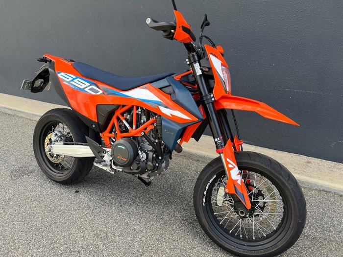 2024 KTM 690 SMC R SMC Orange