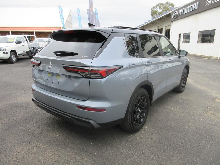 2026 Mitsubishi Outlander LS