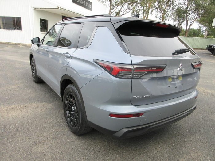 2026 Mitsubishi Outlander LS