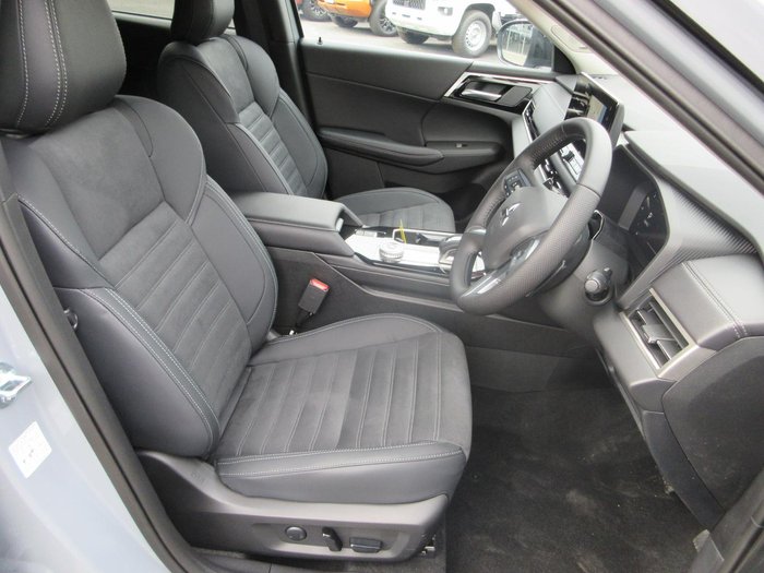 2026 Mitsubishi Outlander LS