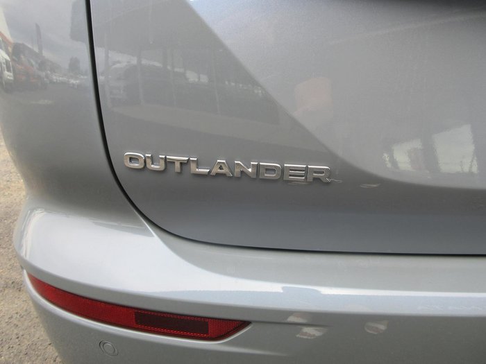 2026 Mitsubishi Outlander LS