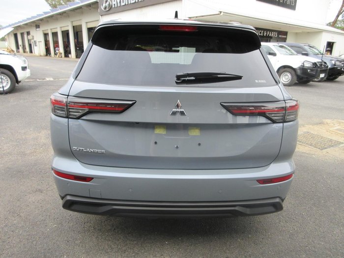 2026 Mitsubishi Outlander LS