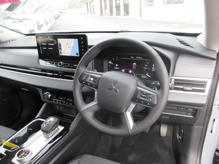 2026 Mitsubishi Outlander LS