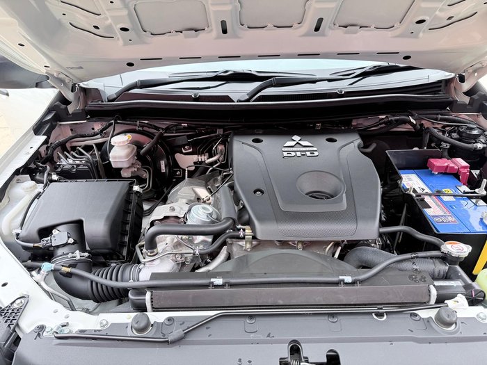 2018 Mitsubishi Triton GLX MQ MY18 4X4 Dual Range White