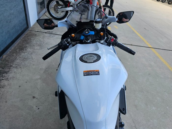 2023 Yamaha YZF-R7LA White