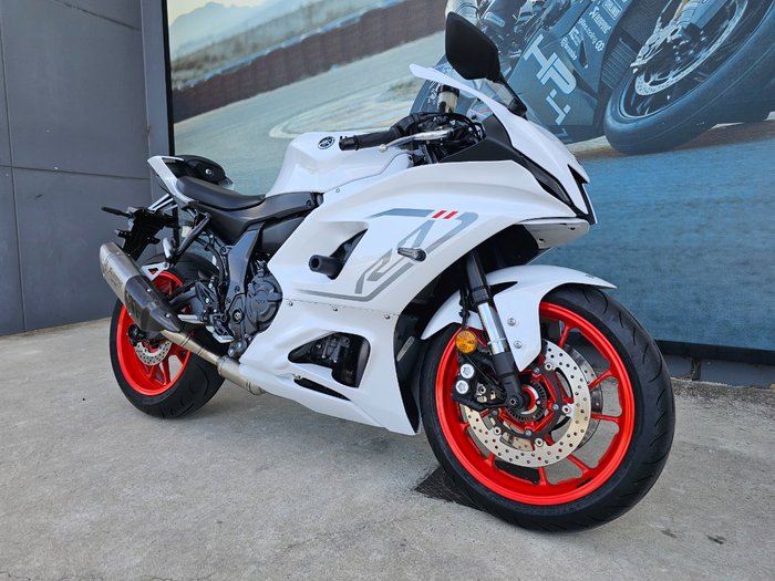 2023 Yamaha YZF-R7LA White
