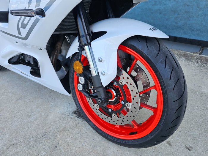 2023 Yamaha YZF-R7LA White