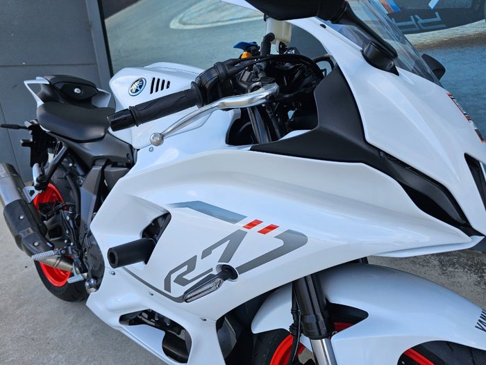 2023 Yamaha YZF-R7LA White