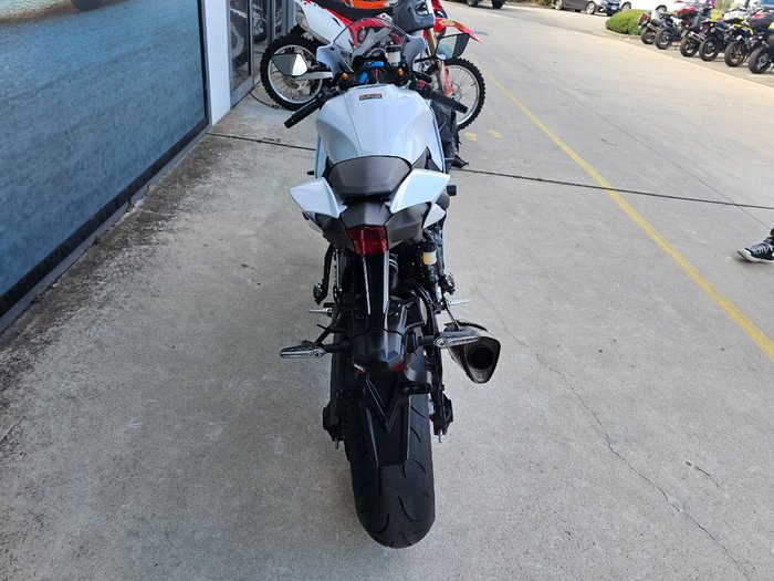 2023 Yamaha YZF-R7LA White