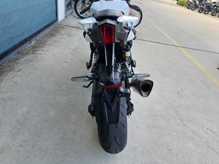 2023 Yamaha YZF-R7LA White