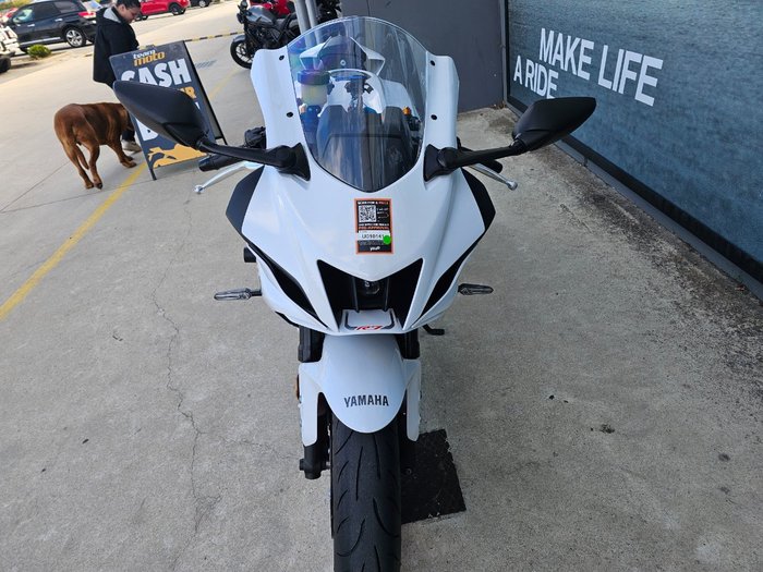 2023 Yamaha YZF-R7LA White