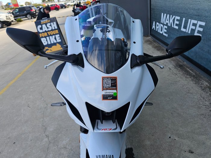 2023 Yamaha YZF-R7LA White
