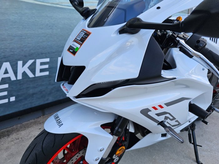2023 Yamaha YZF-R7LA White