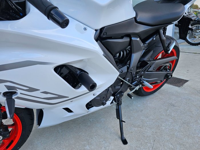 2023 Yamaha YZF-R7LA White