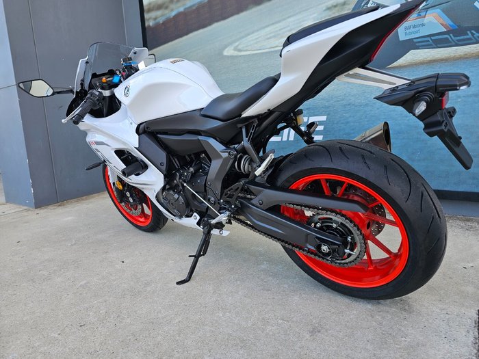 2023 Yamaha YZF-R7LA White