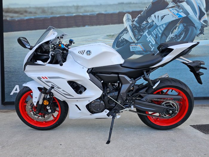 2023 Yamaha YZF-R7LA White