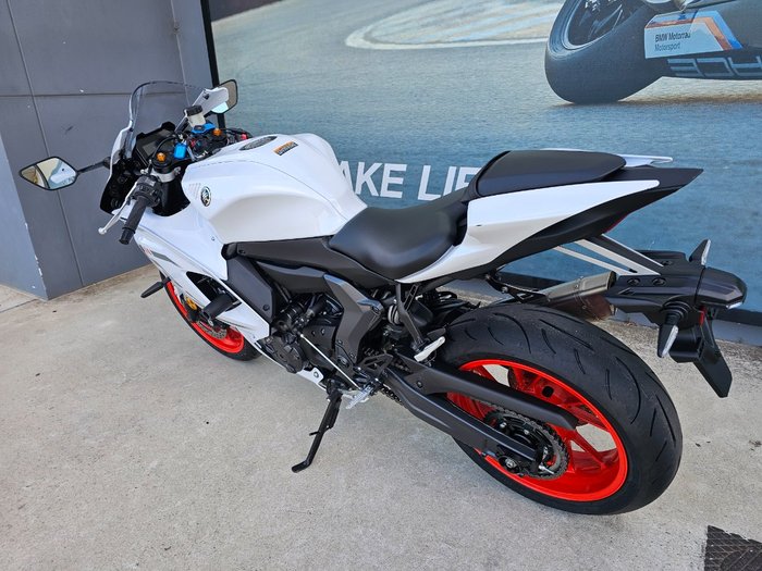 2023 Yamaha YZF-R7LA White