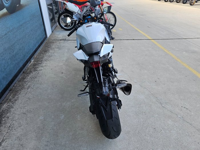 2023 Yamaha YZF-R7LA White