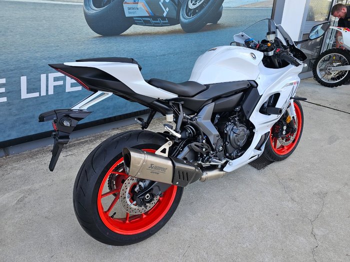2023 Yamaha YZF-R7LA White