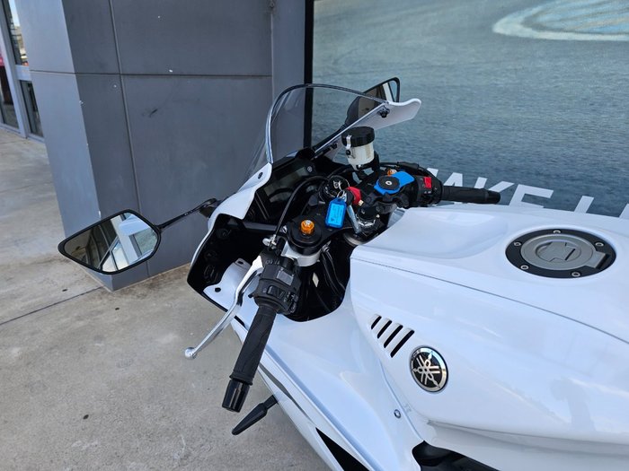 2023 Yamaha YZF-R7LA White