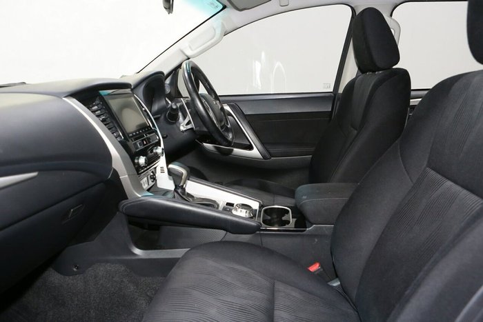 2022 Mitsubishi Pajero Sport GLX