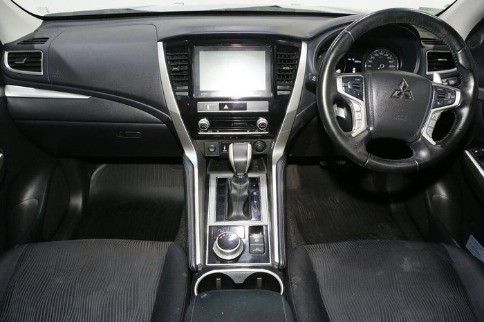 2022 Mitsubishi Pajero Sport GLX