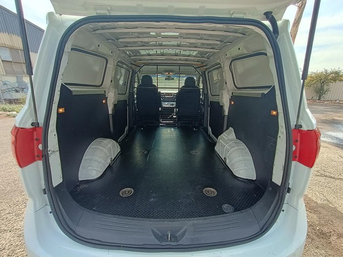 2022 LDV G10 +