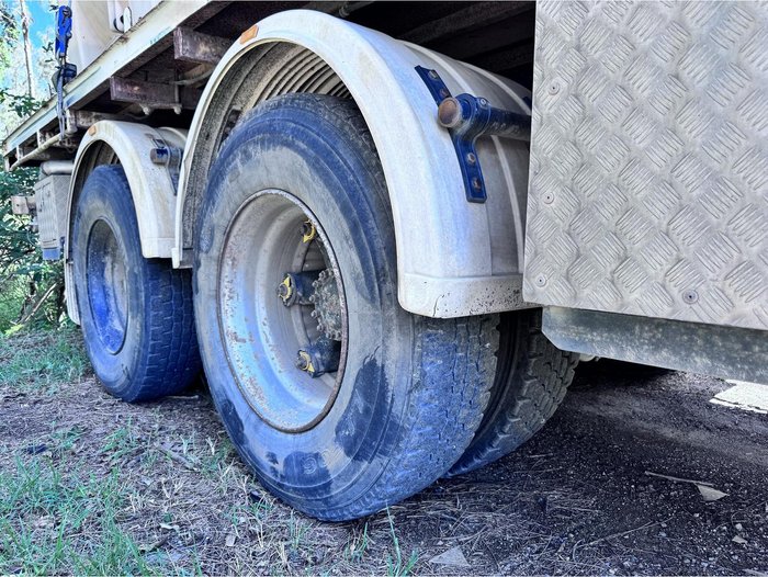 1998 Volvo Fl7