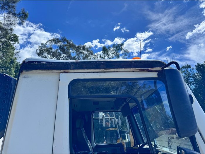 1998 Volvo Fl7