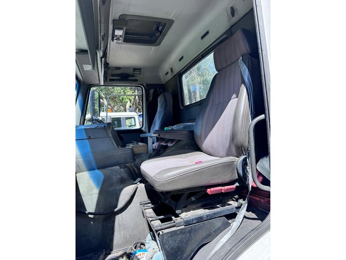 1998 Volvo Fl7