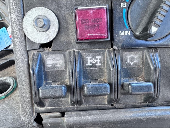 1998 Volvo Fl7