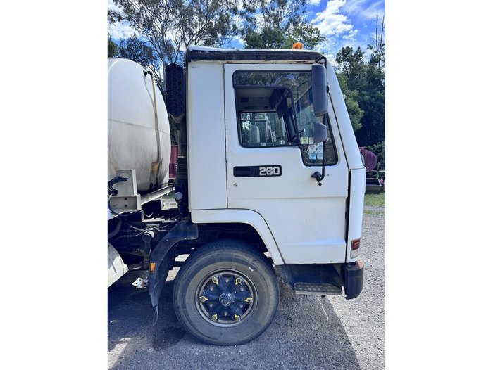 1998 Volvo Fl7