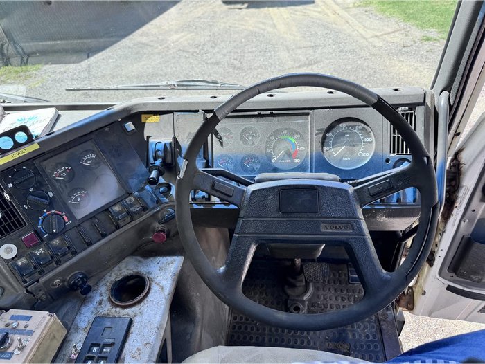1998 Volvo Fl7