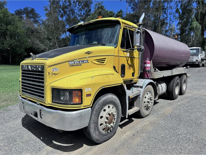 2005 Mack Metro Ml