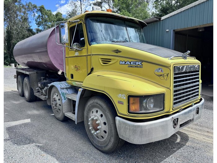 2005 Mack Metro Ml