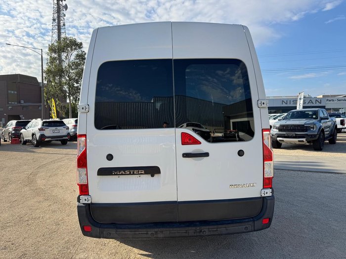 2015 Renault Master X62 Glacier White