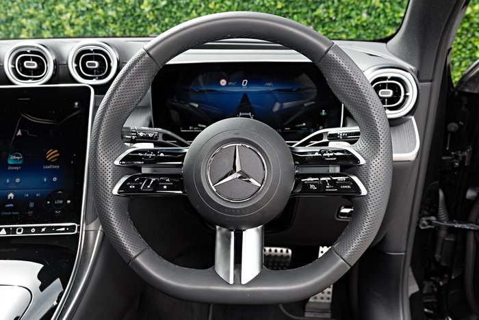 2025 Mercedes-Benz GLC-Class GLC300